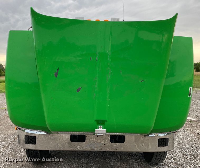 image for item JU9213 2007 Kenworth T300  truck cab and chassis