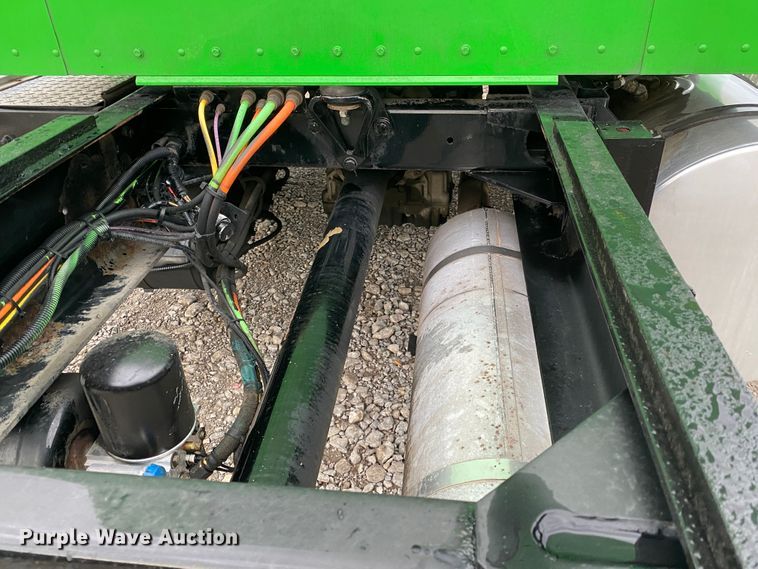 image for item JU9213 2007 Kenworth T300  truck cab and chassis