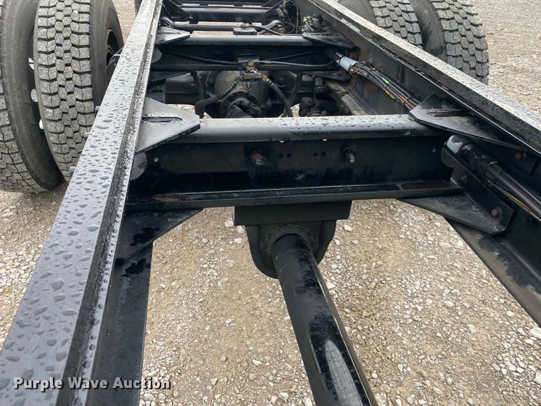 image for item JU9213 2007 Kenworth T300  truck cab and chassis