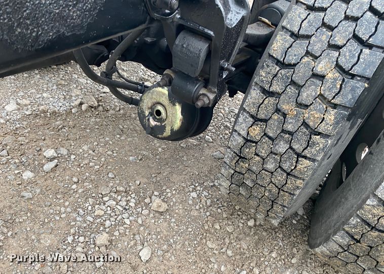 image for item JU9213 2007 Kenworth T300  truck cab and chassis