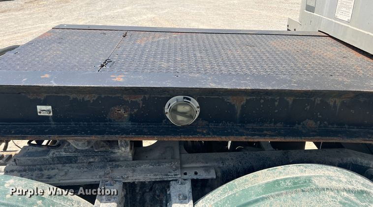image for item KN9519 1999 East Manufacturing  end dump trailer