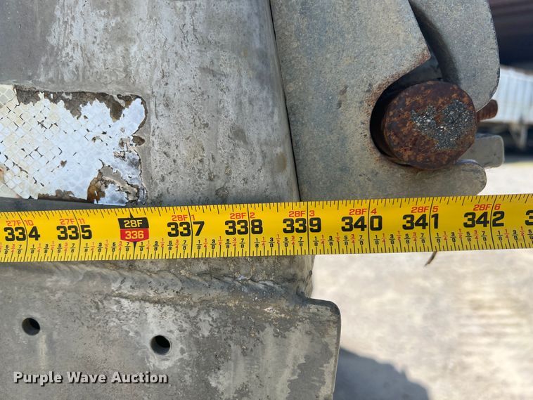 image for item KN9519 1999 East Manufacturing  end dump trailer