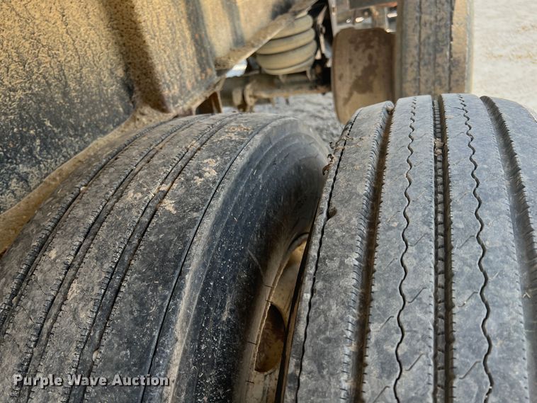 image for item KN9519 1999 East Manufacturing  end dump trailer