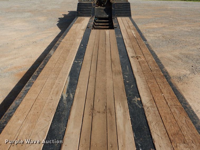 image for item KP9070 2018 Eager Beaver 50GSL/3  lowboy equipment trailer