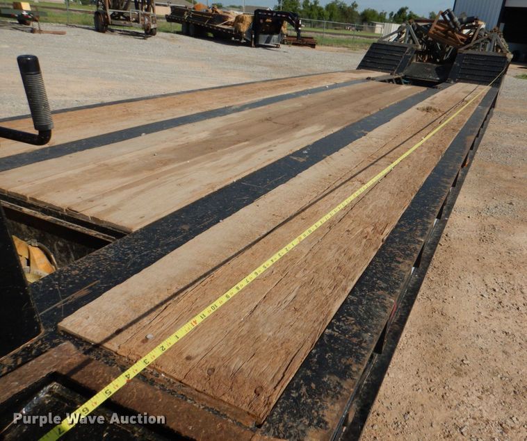 image for item KP9070 2018 Eager Beaver 50GSL/3  lowboy equipment trailer