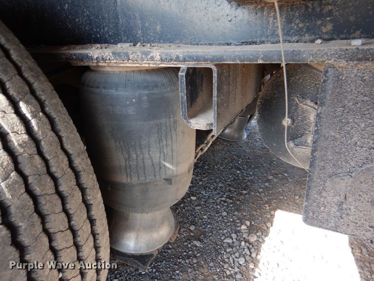 image for item KP9070 2018 Eager Beaver 50GSL/3  lowboy equipment trailer