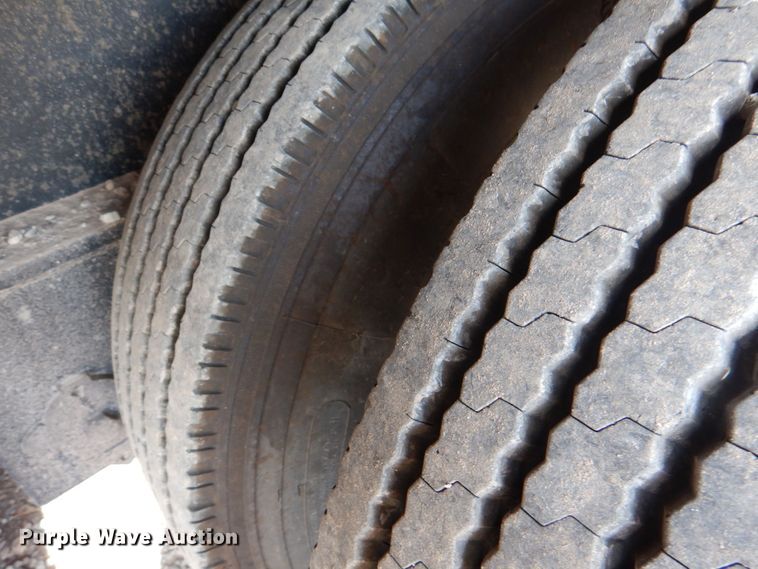 image for item KP9070 2018 Eager Beaver 50GSL/3  lowboy equipment trailer