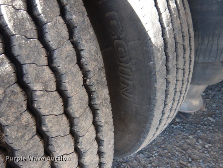 image for item KP9070 2018 Eager Beaver 50GSL/3  lowboy equipment trailer