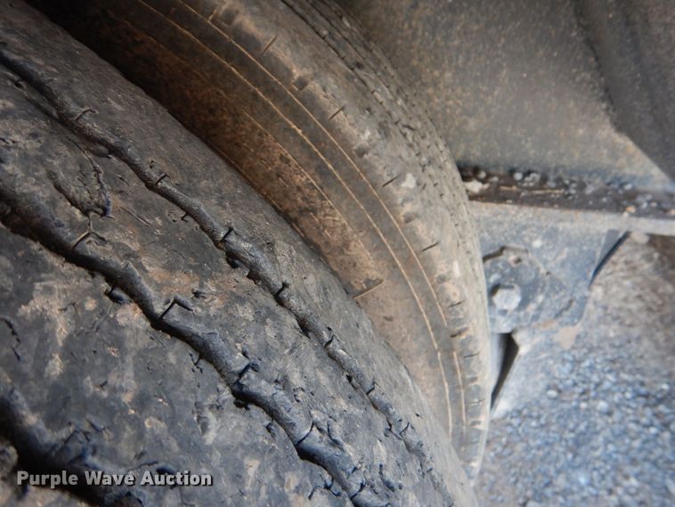 image for item KP9070 2018 Eager Beaver 50GSL/3  lowboy equipment trailer