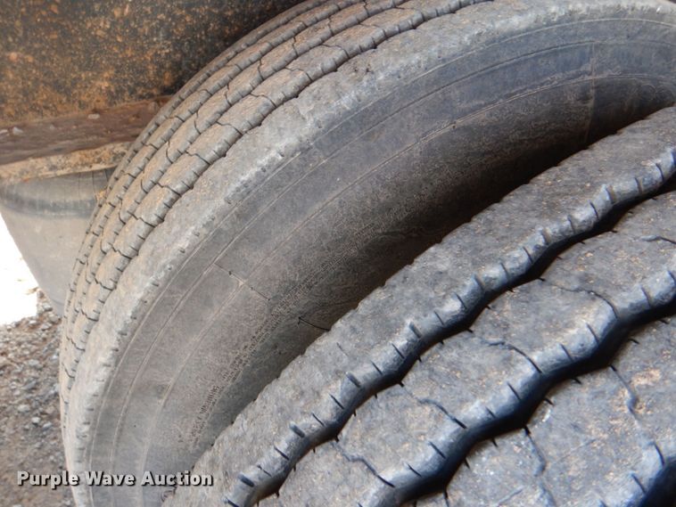 image for item KP9070 2018 Eager Beaver 50GSL/3  lowboy equipment trailer