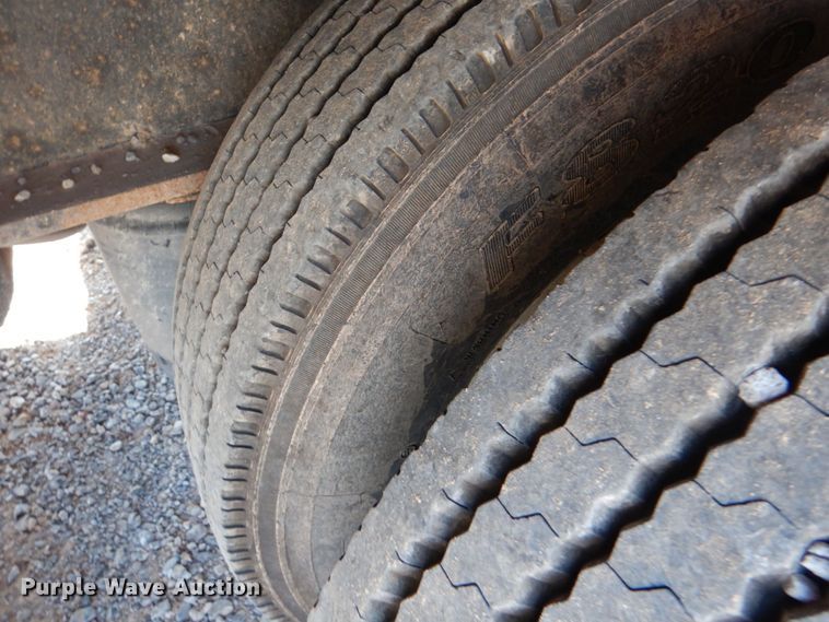 image for item KP9070 2018 Eager Beaver 50GSL/3  lowboy equipment trailer