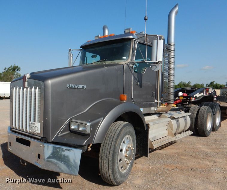 image for item KP9071 2009 Kenworth T800  semi truck