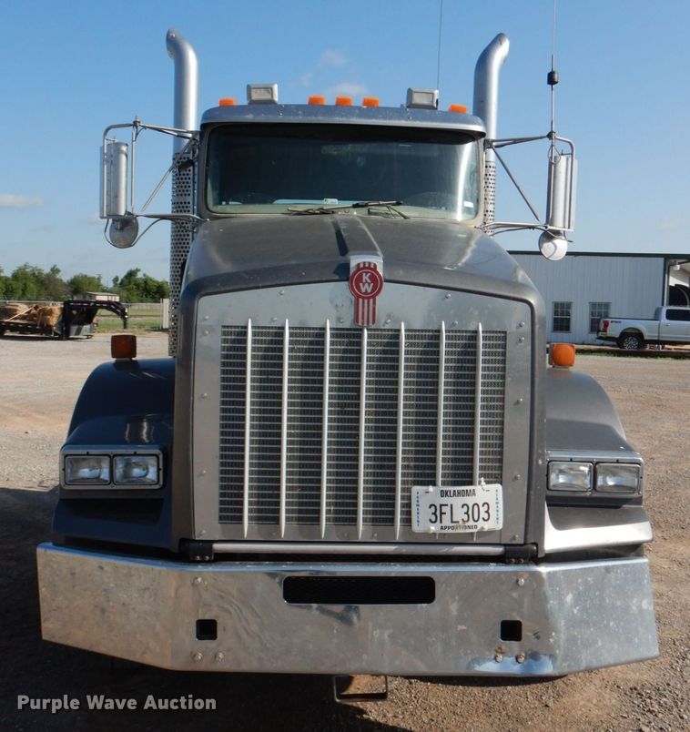 image for item KP9071 2009 Kenworth T800  semi truck