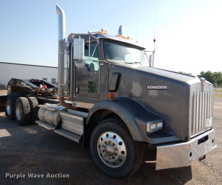 image for item KP9071 2009 Kenworth T800  semi truck