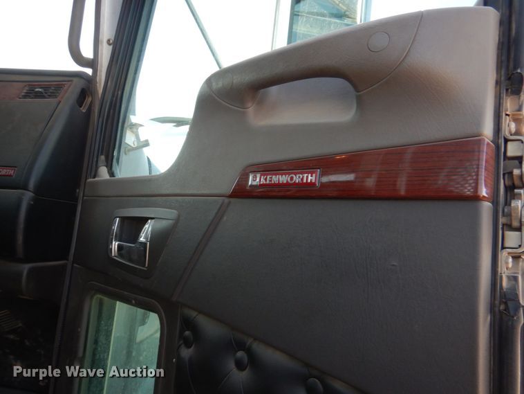 image for item KP9071 2009 Kenworth T800  semi truck