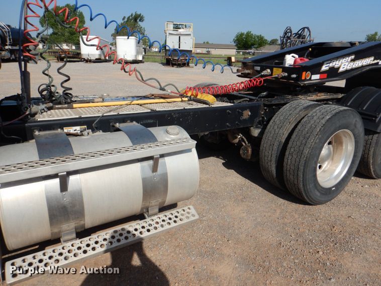 image for item KP9071 2009 Kenworth T800  semi truck