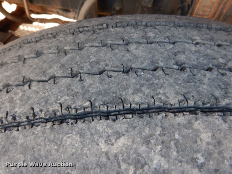 image for item KP9071 2009 Kenworth T800  semi truck