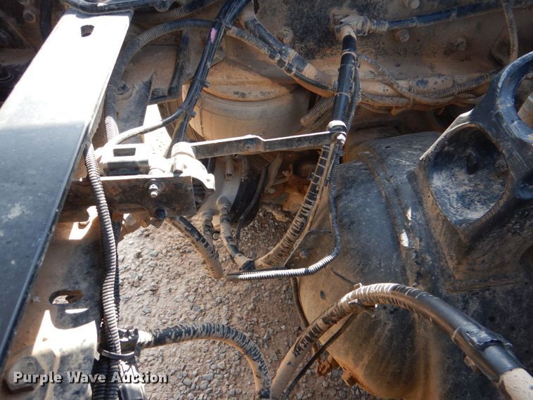 image for item KP9071 2009 Kenworth T800  semi truck