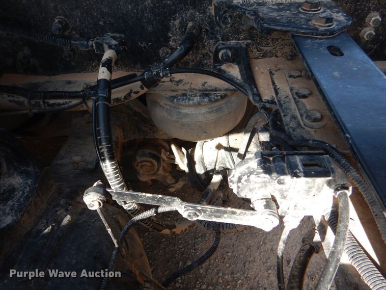 image for item KP9071 2009 Kenworth T800  semi truck