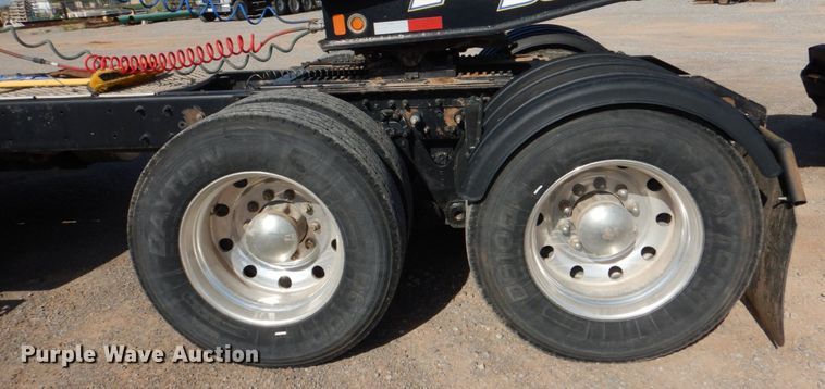 image for item KP9071 2009 Kenworth T800  semi truck