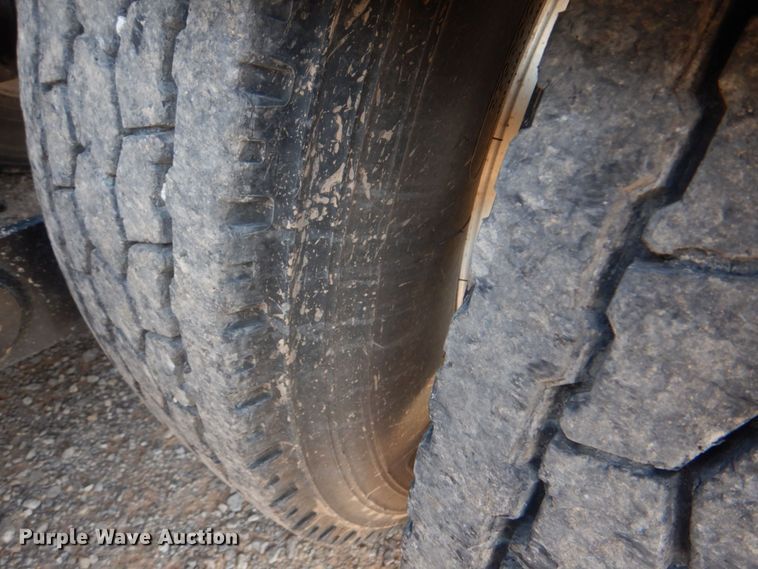 image for item KP9071 2009 Kenworth T800  semi truck