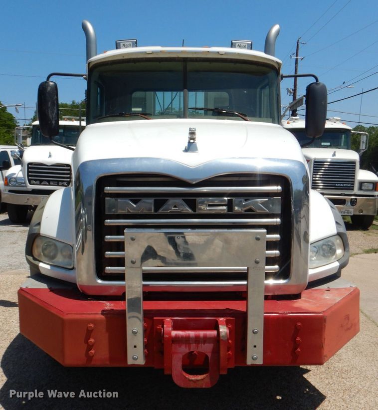 image for item KP9077 2007 Mack CT713  semi truck