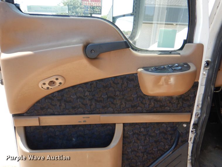 image for item KP9077 2007 Mack CT713  semi truck