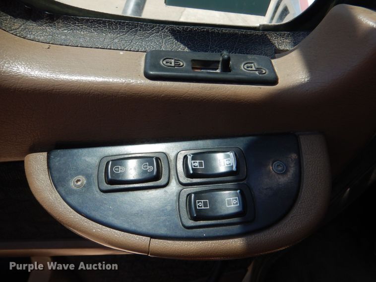 image for item KP9077 2007 Mack CT713  semi truck