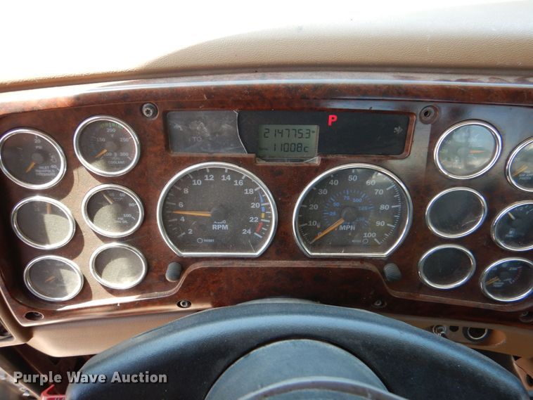 image for item KP9077 2007 Mack CT713  semi truck