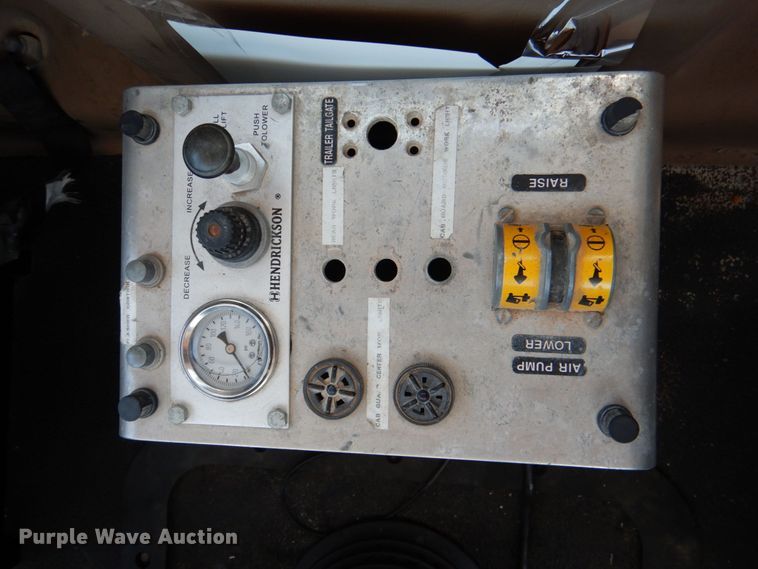 image for item KP9077 2007 Mack CT713  semi truck