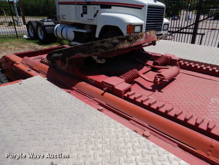 image for item KP9077 2007 Mack CT713  semi truck