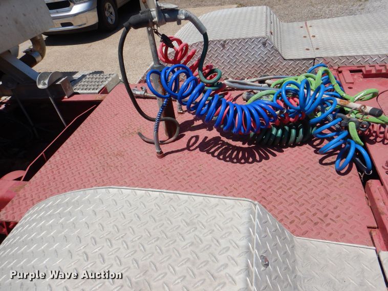 image for item KP9077 2007 Mack CT713  semi truck