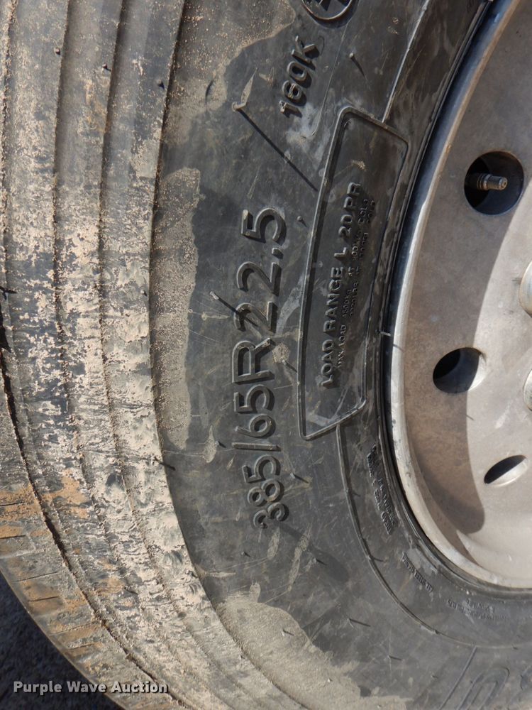 image for item KP9077 2007 Mack CT713  semi truck