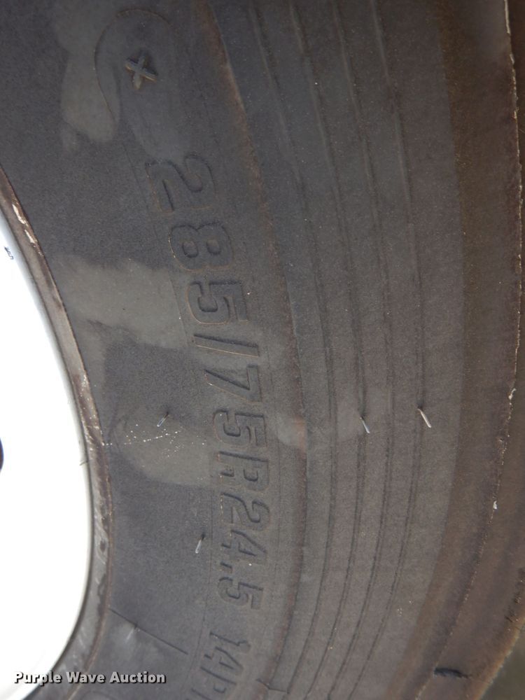 image for item KP9077 2007 Mack CT713  semi truck