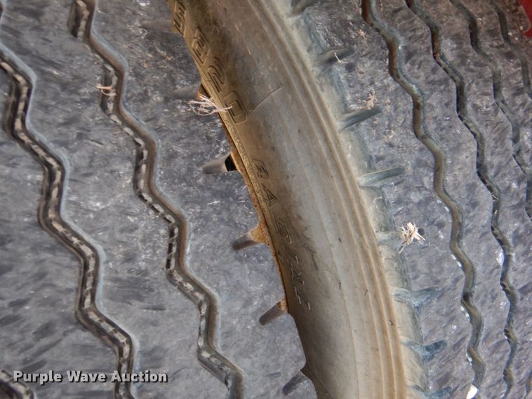 image for item KP9077 2007 Mack CT713  semi truck