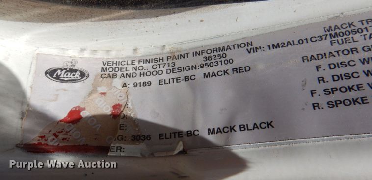 image for item KP9077 2007 Mack CT713  semi truck