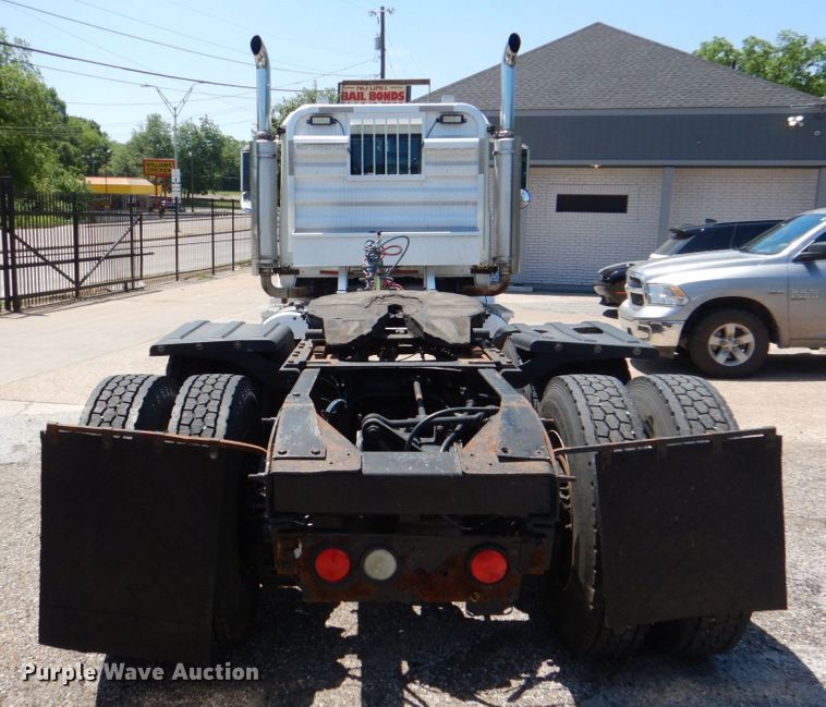 image for item KP9078 2006 Mack CV713  semi truck