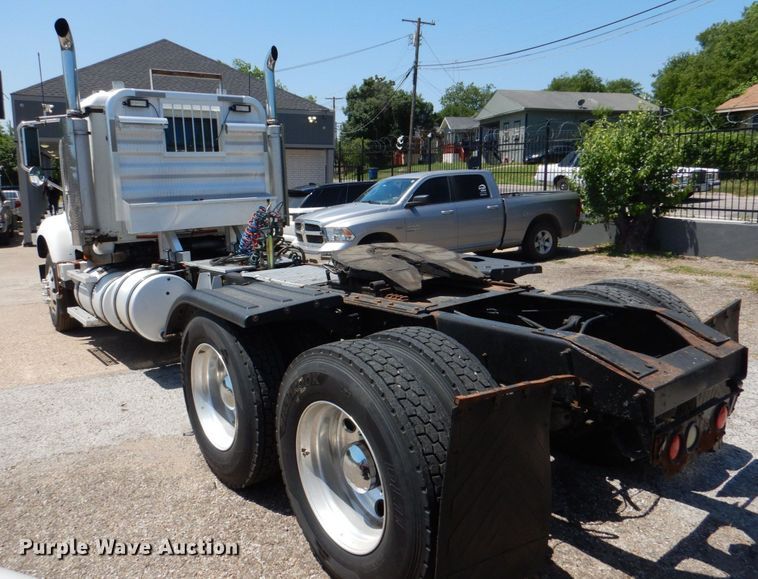 image for item KP9078 2006 Mack CV713  semi truck