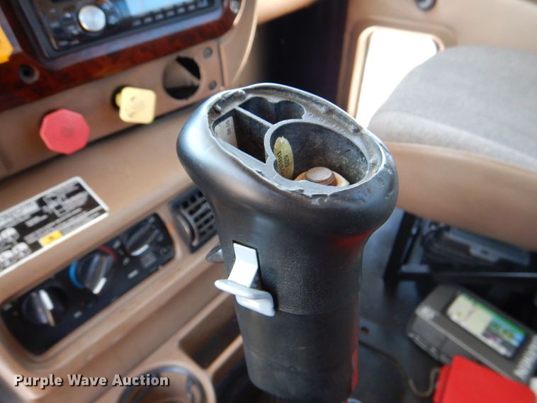 image for item KP9078 2006 Mack CV713  semi truck