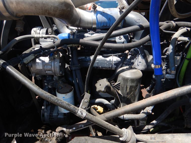 image for item KP9078 2006 Mack CV713  semi truck