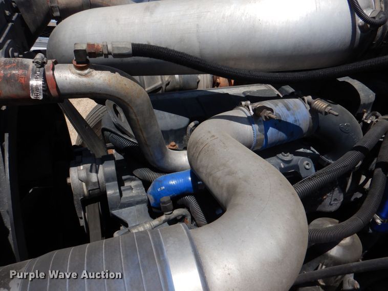 image for item KP9078 2006 Mack CV713  semi truck