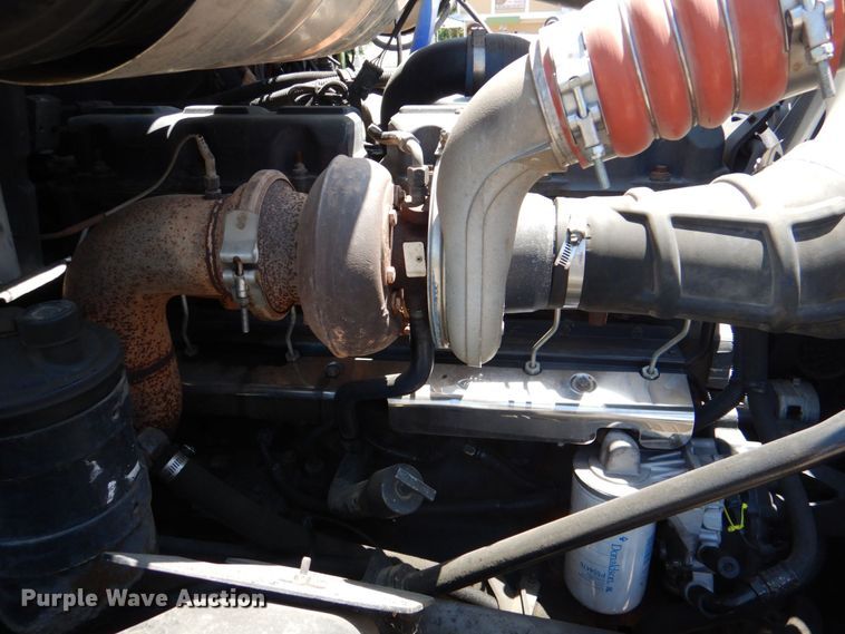 image for item KP9078 2006 Mack CV713  semi truck