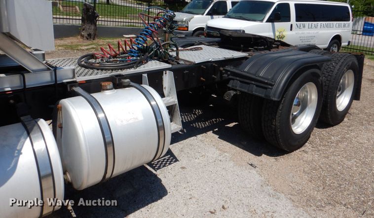 image for item KP9078 2006 Mack CV713  semi truck