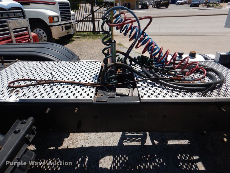 image for item KP9078 2006 Mack CV713  semi truck