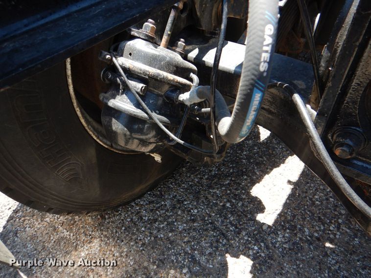 image for item KP9078 2006 Mack CV713  semi truck