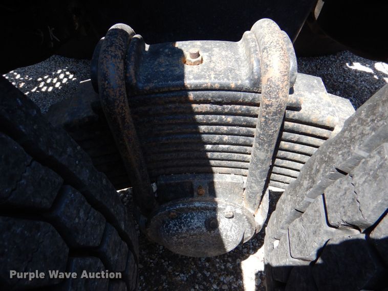 image for item KP9078 2006 Mack CV713  semi truck