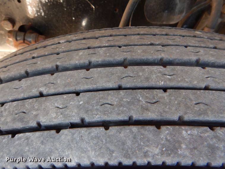 image for item KP9078 2006 Mack CV713  semi truck