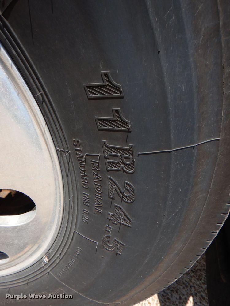 image for item KP9078 2006 Mack CV713  semi truck