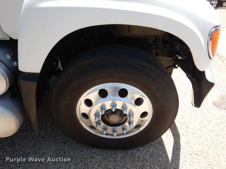 image for item KP9078 2006 Mack CV713  semi truck