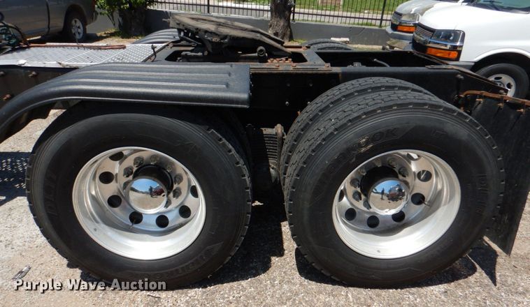 image for item KP9078 2006 Mack CV713  semi truck